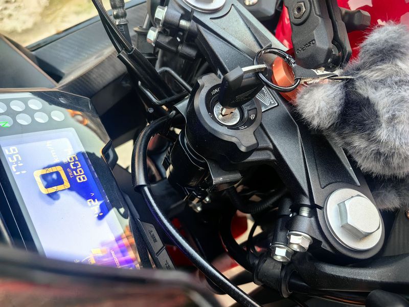 二手本田CBR400R