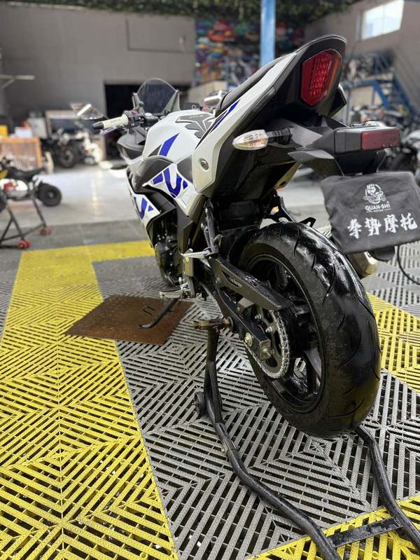 二手豪爵铃木GSX250R