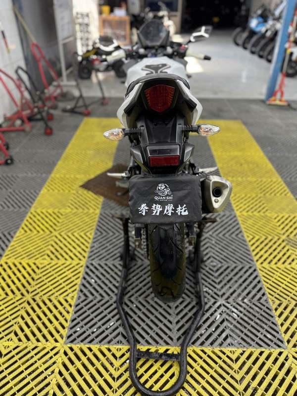 二手豪爵铃木GSX250R
