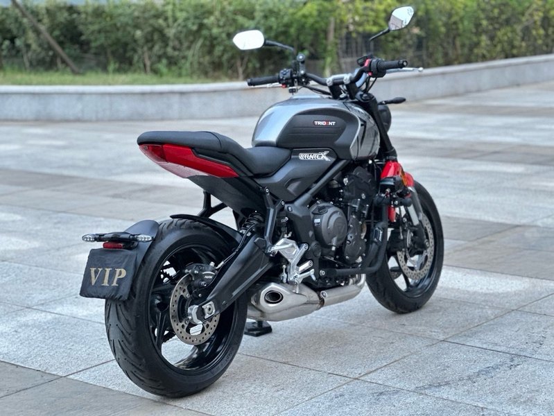 二手凯旋Trident 660