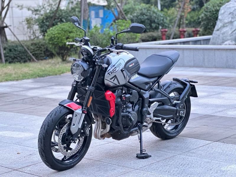 二手凯旋Trident 660