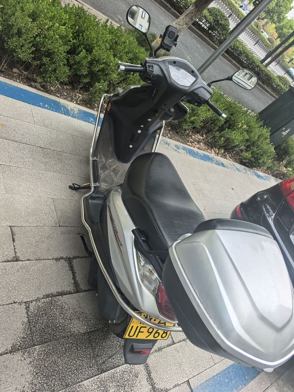 二手豪爵VF100