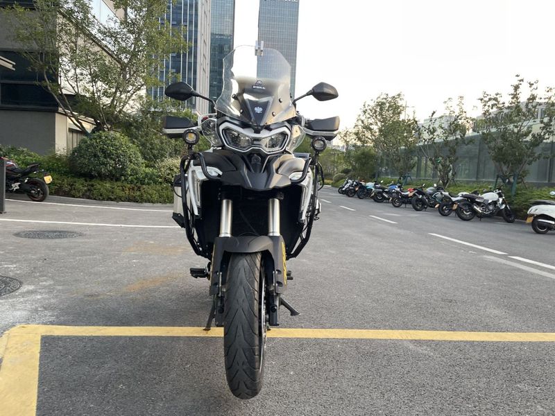 二手贝纳利TRK702