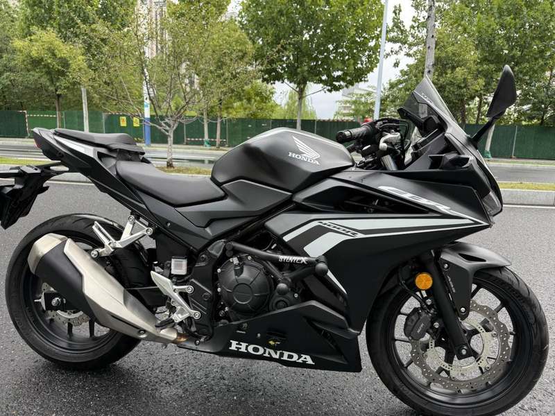 二手本田CBR400R