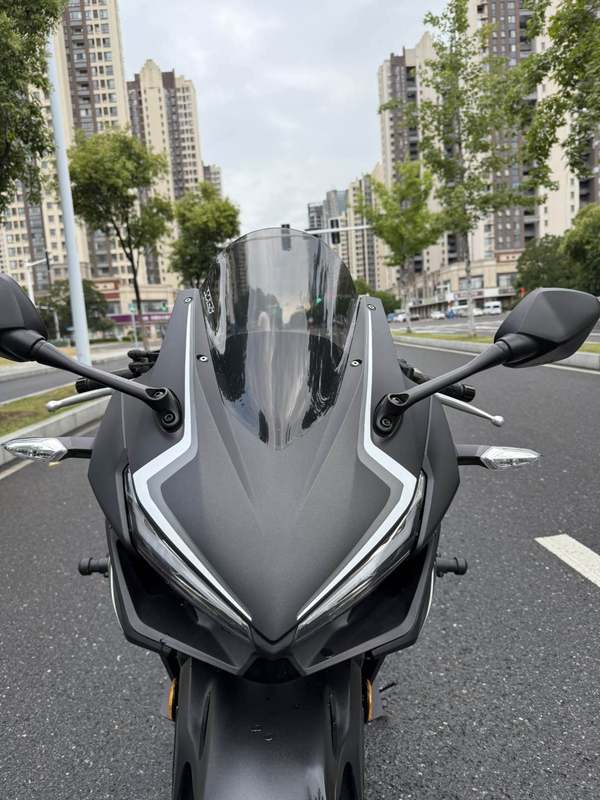 二手本田CBR400R