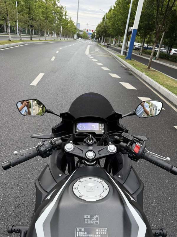 二手本田CBR400R