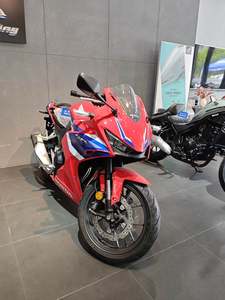 二手本田CBR400R