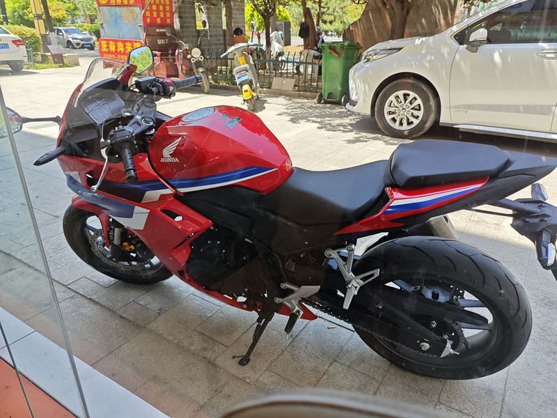 二手本田CBR400R
