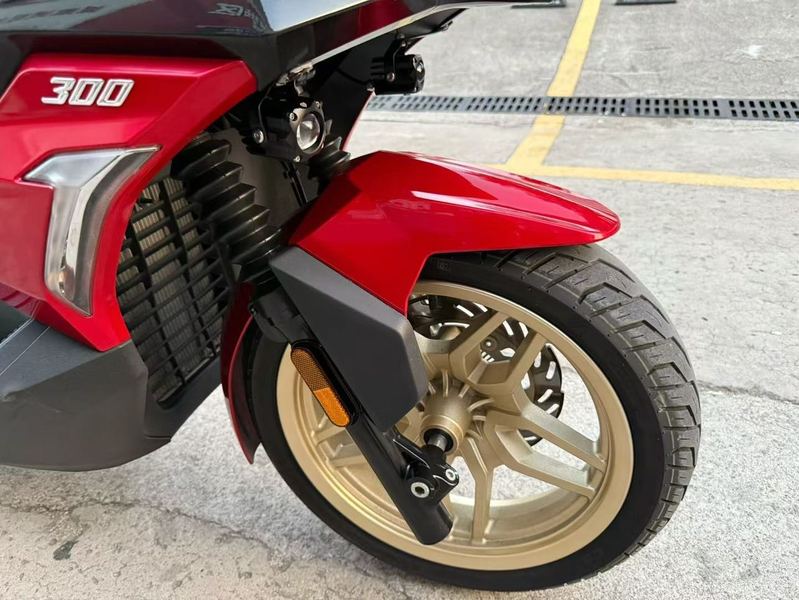二手三阳哈士奇 Husky ADV300