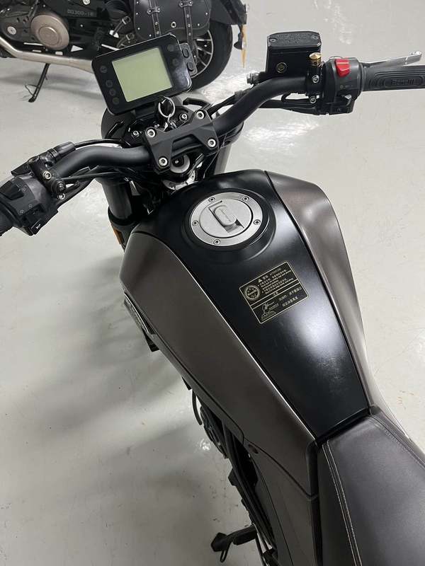 二手贝纳利幼狮 Leoncino 250