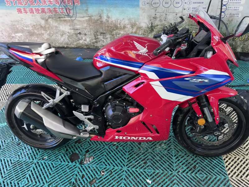 二手本田CBR400R