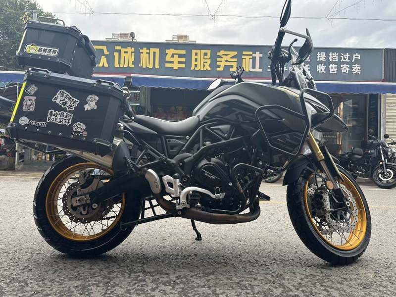 二手贝纳利TRK702