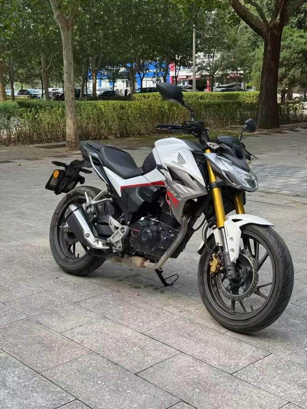 二手五羊本田CB190R 暴锋眼