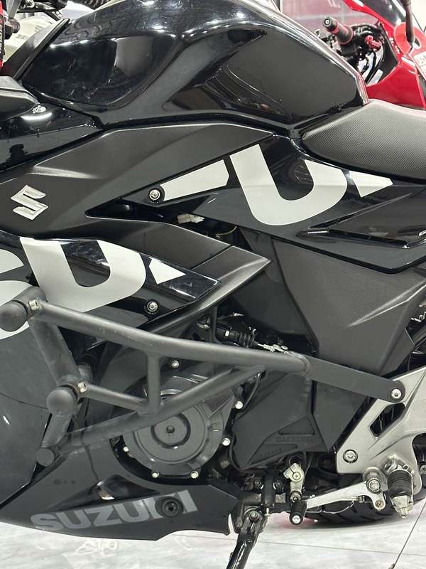 二手豪爵铃木GSX250R