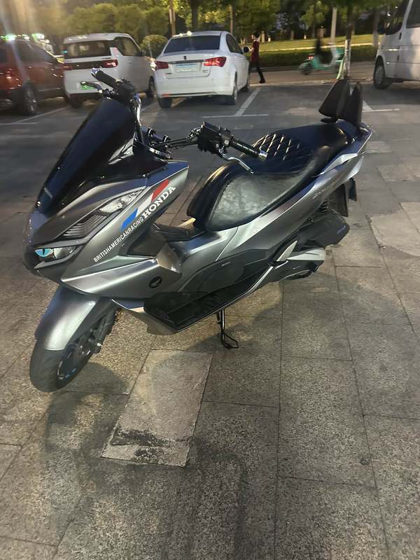 二手五羊本田PCX