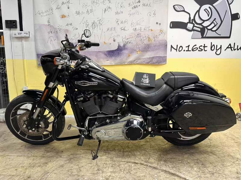 二手哈雷戴维森凌动滑翔 Sport Glide