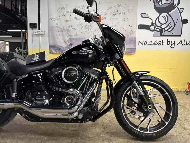 二手哈雷戴维森凌动滑翔 Sport Glide