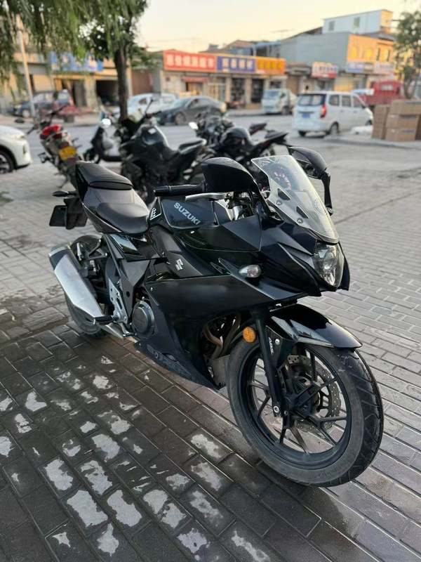 二手豪爵铃木GSX250R