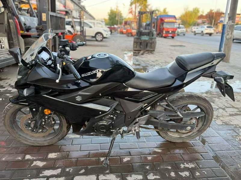 二手豪爵铃木GSX250R