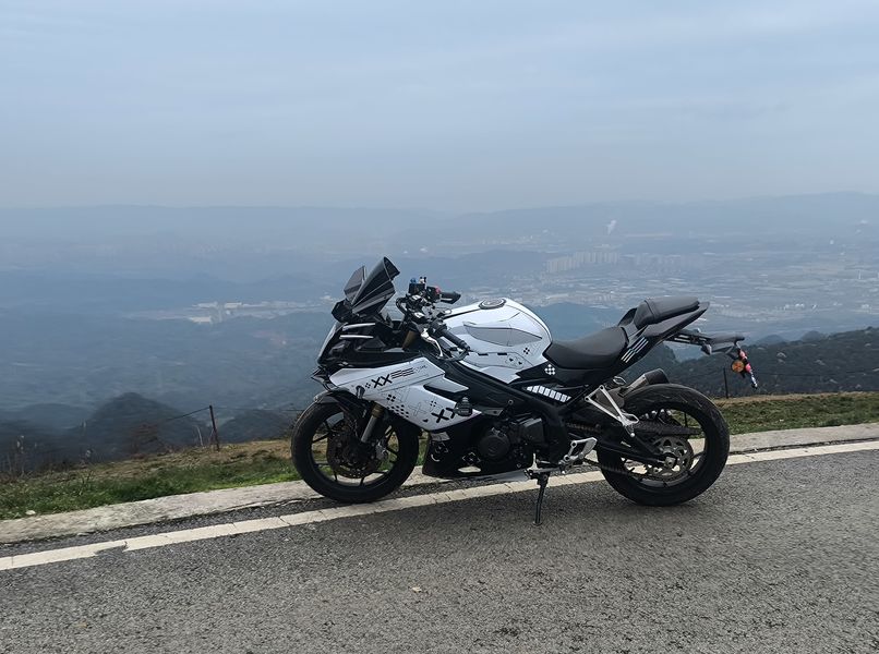 二手贝纳利龙卷风 Tornado 302R