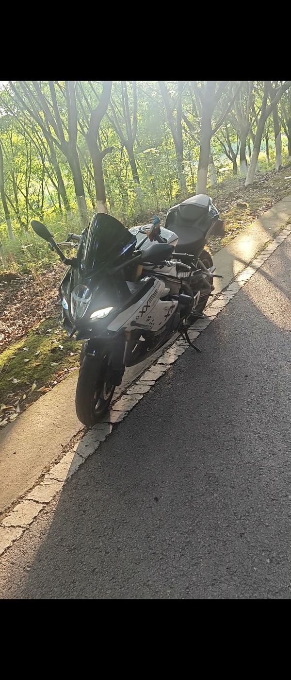 二手贝纳利龙卷风 Tornado 302R