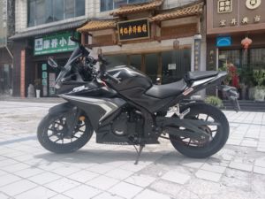 二手本田CBR400R