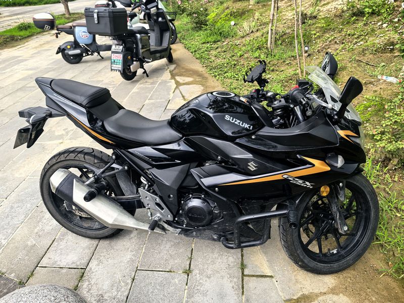 二手豪爵铃木GSX250R