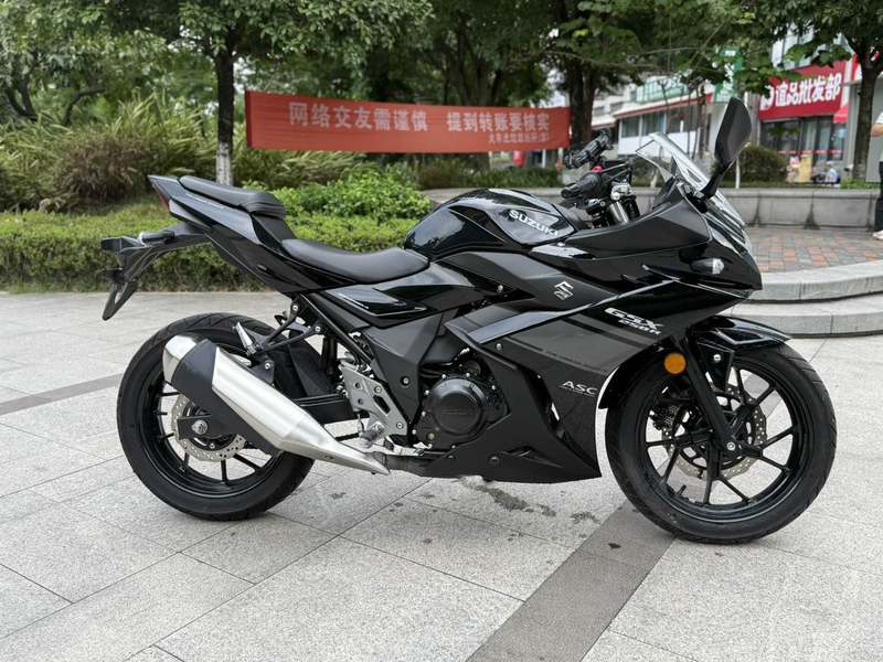 二手豪爵铃木GSX250R