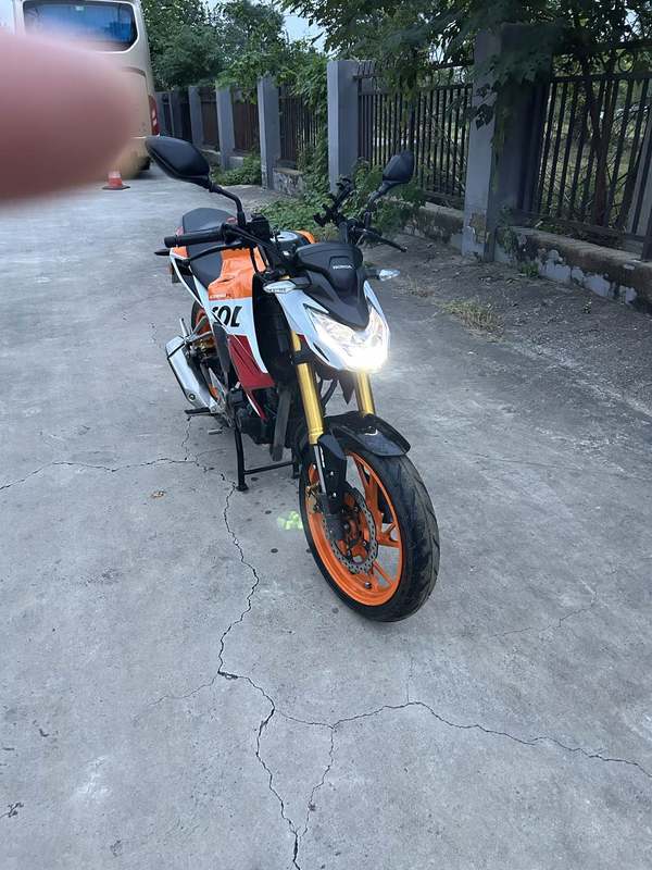 二手五羊本田CB190R 暴锋眼