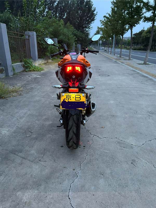 二手五羊本田CB190R 暴锋眼