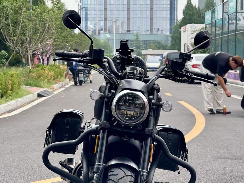 二手QJMOTOR闪300