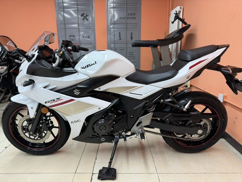 二手豪爵铃木GSX250R