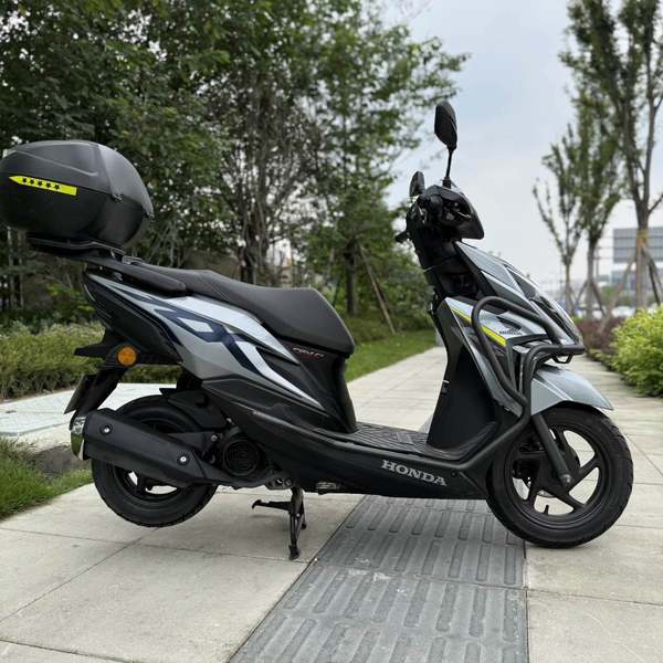 二手新大洲本田裂行 RX125Fi