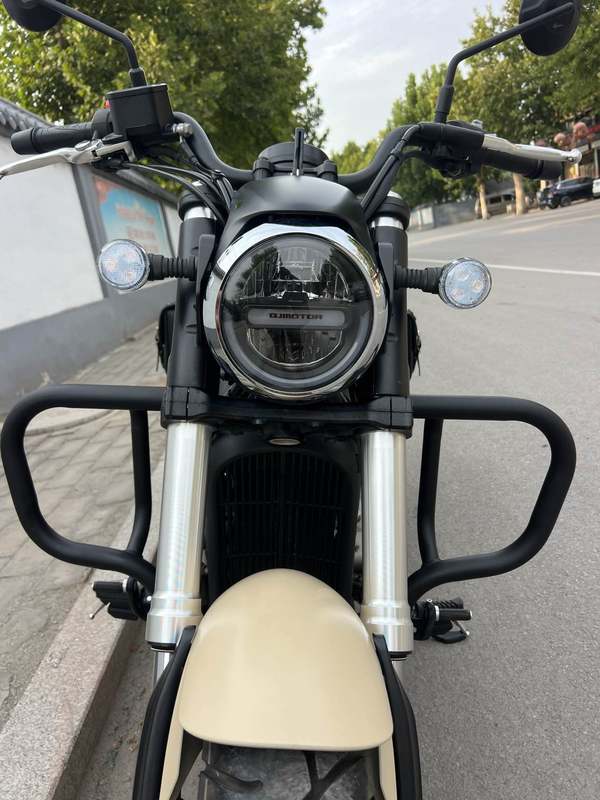 二手QJMOTOR闪300