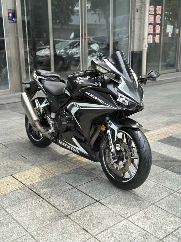 二手本田CBR400R