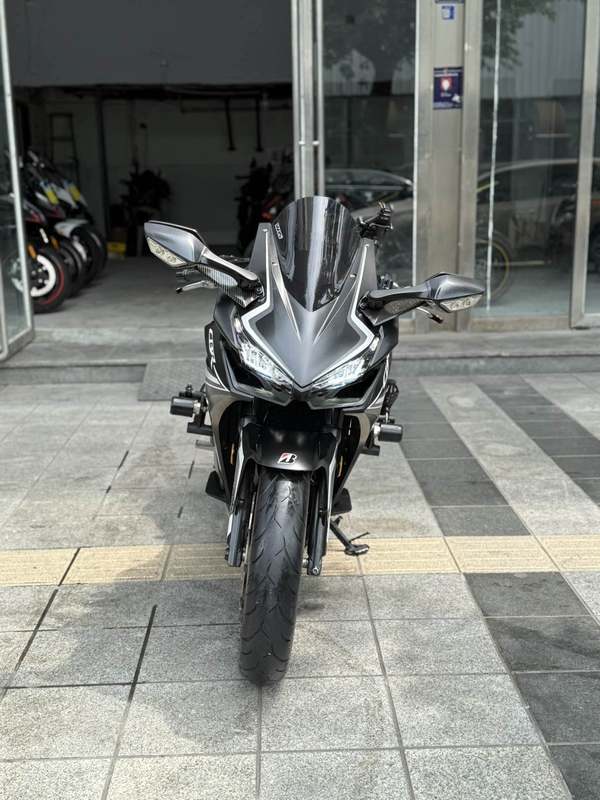 二手本田CBR400R
