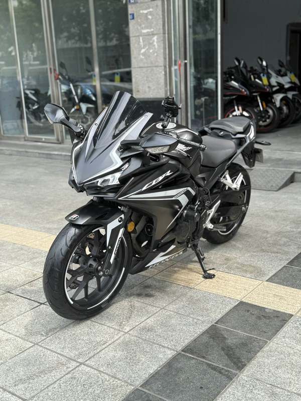 二手本田CBR400R