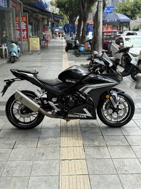 二手本田CBR400R
