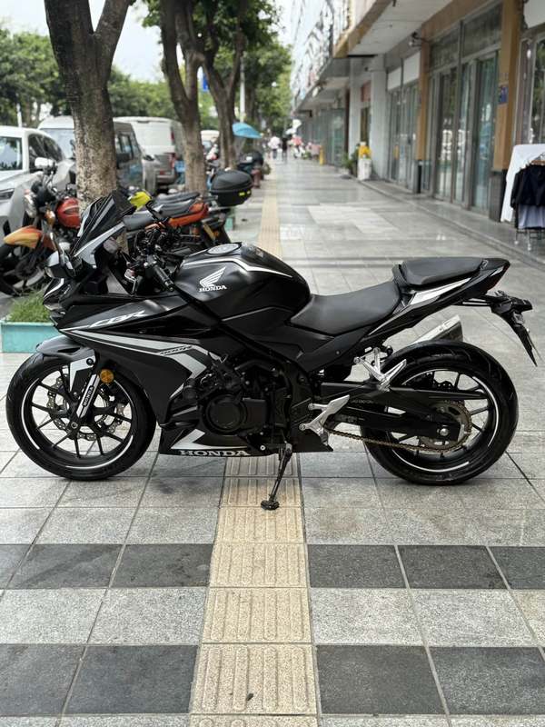 二手本田CBR400R