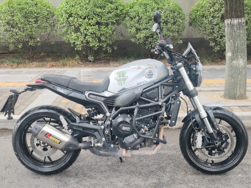 二手贝纳利幼狮 Leoncino 800
