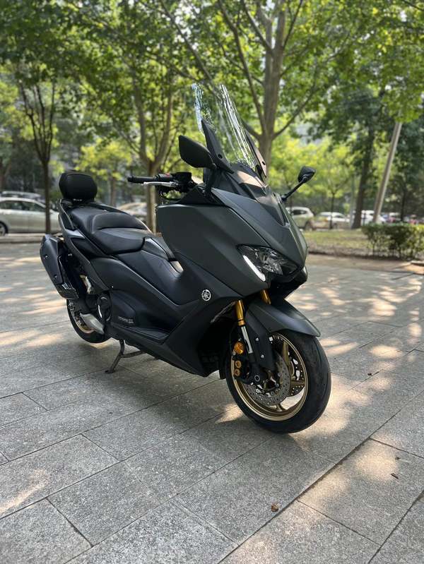 二手雅马哈TMAX