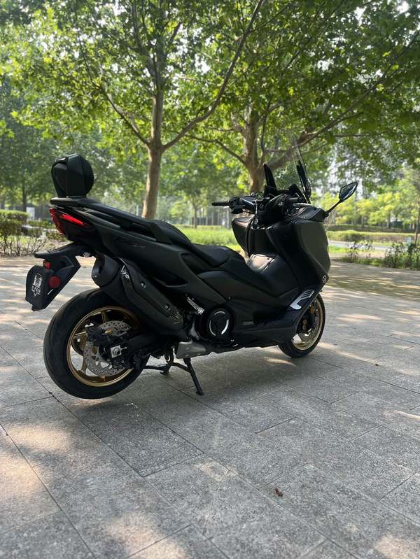 二手雅马哈TMAX