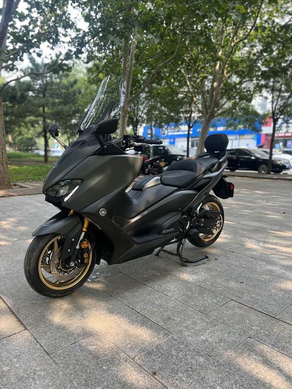二手雅马哈TMAX