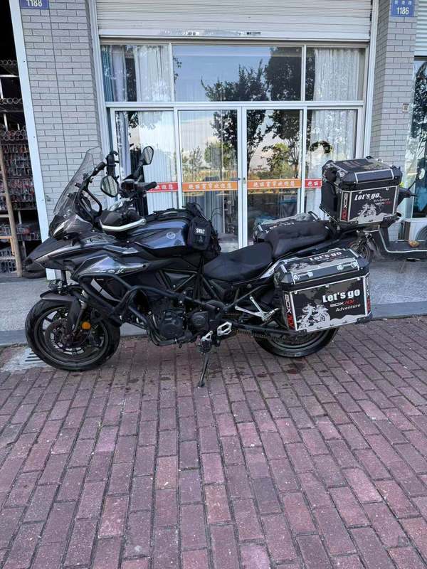 二手贝纳利金鹏 TRK502