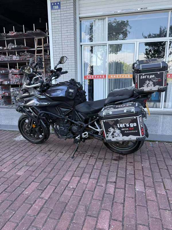 二手贝纳利金鹏 TRK502