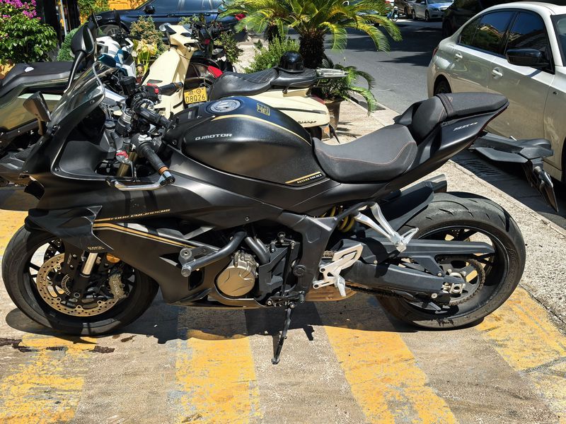 二手QJMOTOR赛800