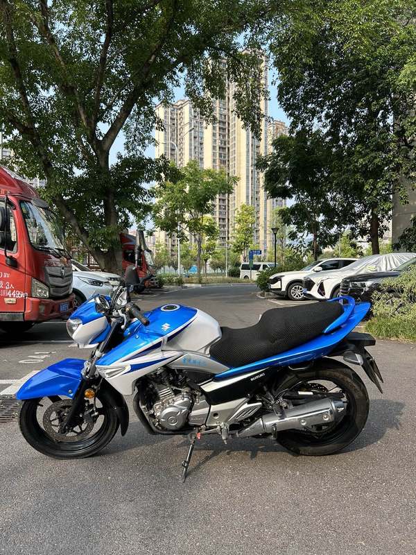 二手豪爵铃木骊驰 GW250