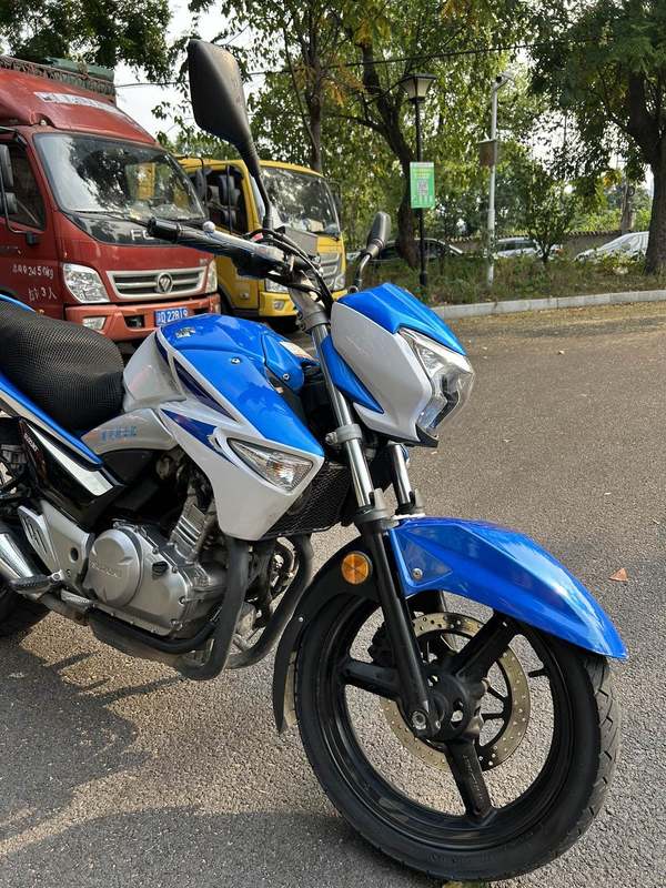 二手豪爵铃木骊驰 GW250