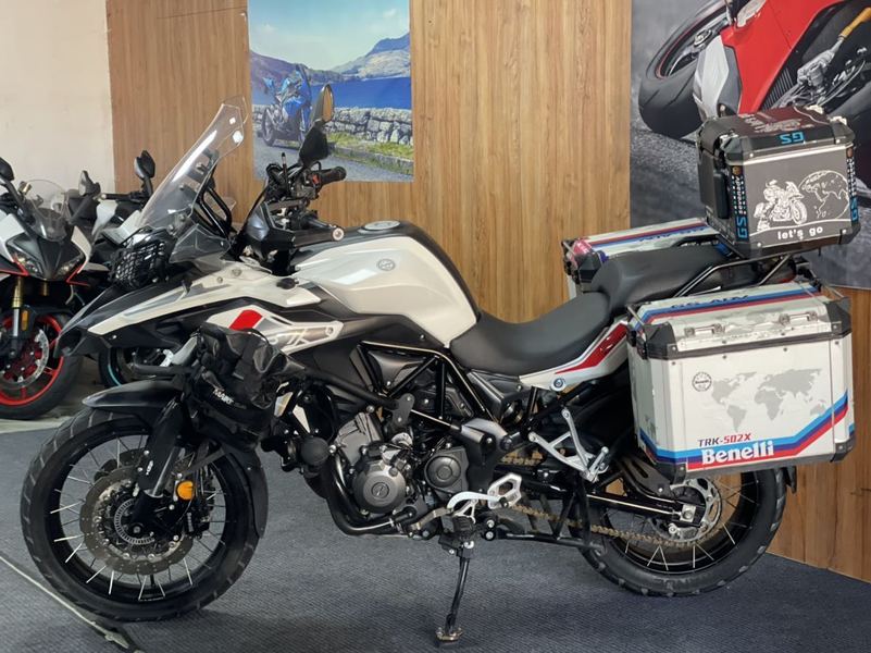 二手贝纳利金鹏 TRK502