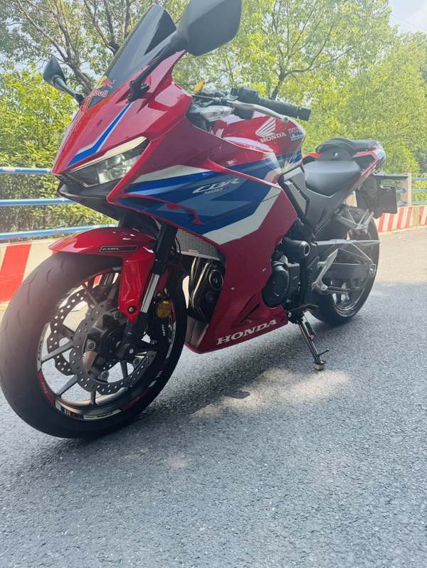 二手本田CBR400R